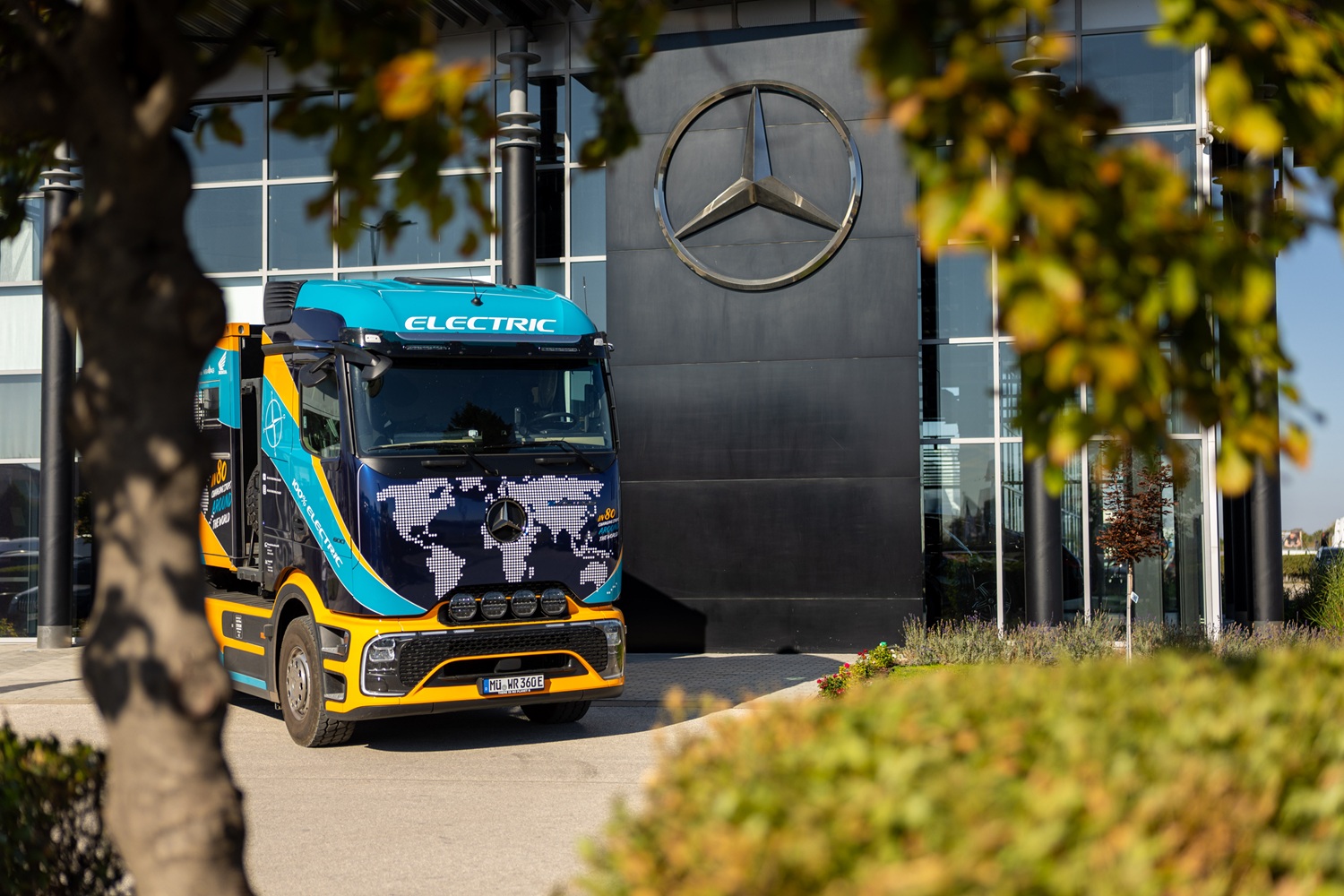 Mercedes-Benz eActros 600 около света с 80 зареждания